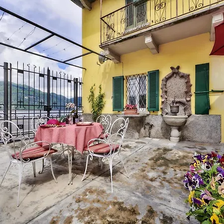 Frontelago Lake Como * מנדלו דל לאריו